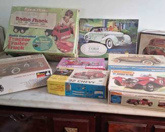 Hurley, Radio Shack Toy Model Kits With Boxes