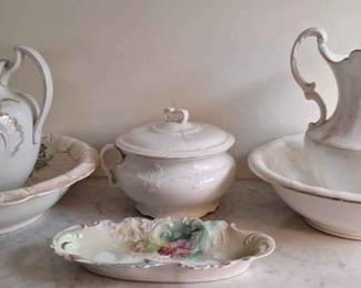 Pair Pitchers And Wash Basins Chamber Pot