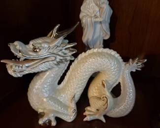 Porcelain Opalescent Yoshimi K Foo Dragon.