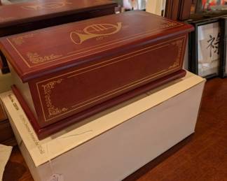 Music jewelry box by Christmas Around The World