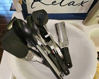 More cooking utensils