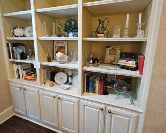 Large selection of decor 