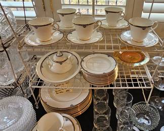 12 place setting of Royal Doulton 'Princeton' 