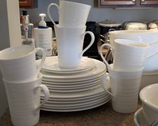Mikasa Swirl service for 6