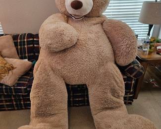 Ginormous Hugfun International bear!!