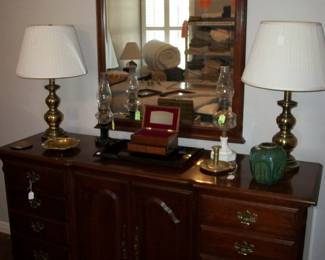 Dresser w/mirror