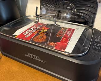 Smokeless grill comes with all the extras