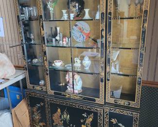 Vintage Heritage Asian Chinoiserie Black Lacquered & Gold Gilt China Cabinet/ Breakfronts. Excellent condition!!