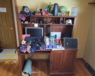 Office desk, very good condition!