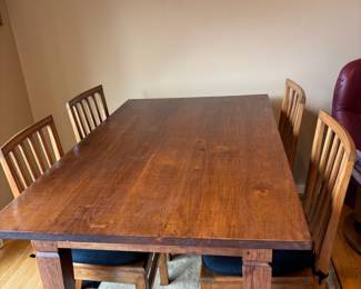 David Smith & Co Rustic Dining Table with 4 Dining Chairs