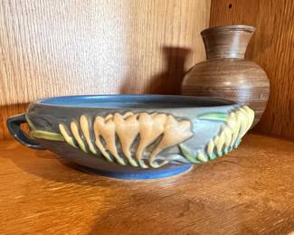Roseville Pottery Freesia Bowl – 464-6