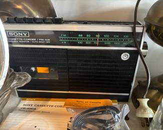 Cassette-Corder / FM-AM Radio – CF-200A