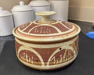 Brown/Cream Pottery Lidded Crock Casserole Dish – Signed by Artist