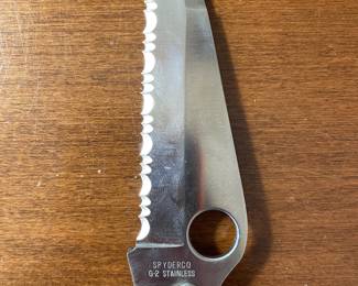 Spyderco Serrated G-2 Stainless Knife and Sheath