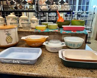 Vintage Pyrex Nesting Bowls...