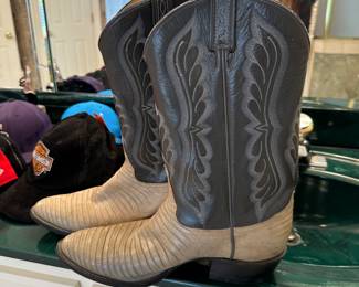 Men’s cowboy boots 