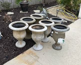 Tons of planters 