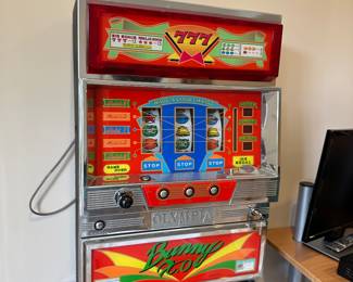 Slot machine 