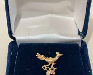  002 10k Roadrunner Pin