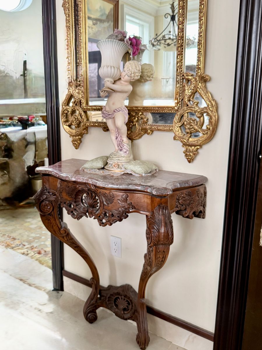 LOVELY HOME DECOR THROUGHOUT