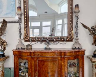 DISPLAY CHEST