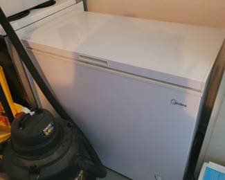 Midea Chest Freezer 