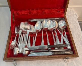 Pneida Flatware in Box