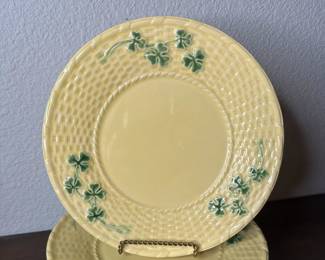 Pinheiro Beleek-Style Shamrock Plates