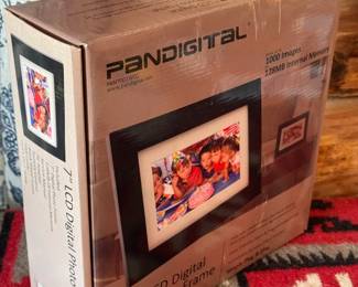 PanDigital 7” LCD Digital Photo Frame
