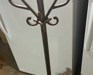 Coat Tree With Umbrella Base
