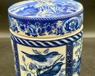 VTG VICTORIA FLOW BLUE TRANSFERWARE LIDDED CANISTER
