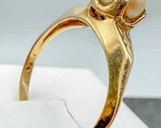 10K Gold Pearl Ring — Size 8.5
