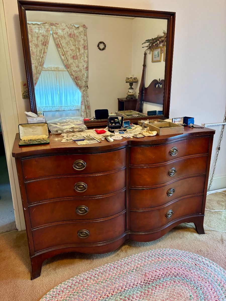 Drexel dresser with mirror
