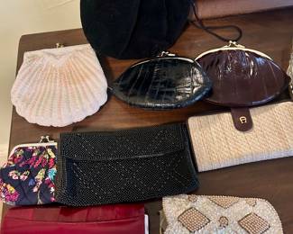 women's purses and wallets