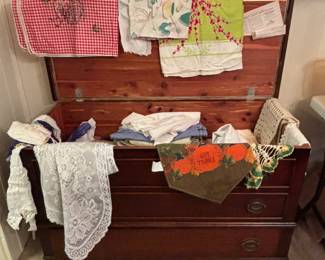 Assorted table linens