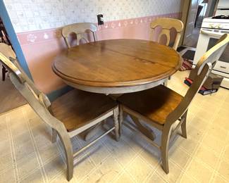Kitchen table and 4 chairs