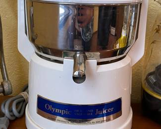 Olympic Fruit & Vegetable Juicer