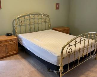 Metal Queen Bedframe with Mattress