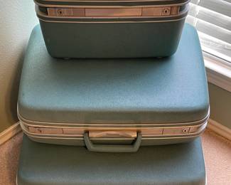 Set of Three Vintage Hardshell Samsonite Luggage