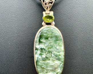 Green Stone Necklace Set In Sterling Silver
