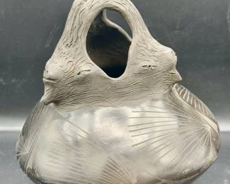 Signed Jose L Quezasa Mata Ortiz Pottery Vase
