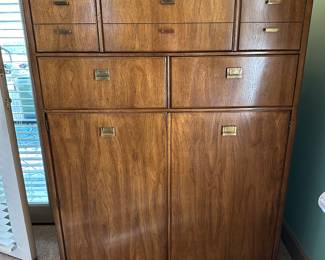 More views of the Drexel chest of drawers