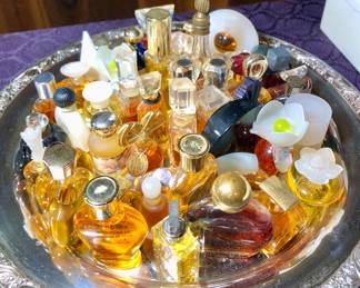 Lots of miniature perfumes