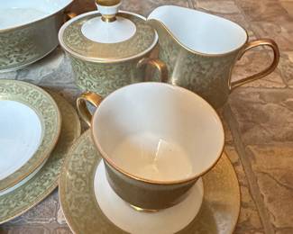 #63 - $150 - Sango ChinaVersailles set service for 12