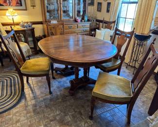 #56 - $480 - Temple-Stuart USA made Dining Table & 4 chairs & 2 armchairs -48" round - + (2) x 12" leave