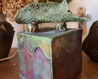 #44 - $46 - Zayzlee gator box