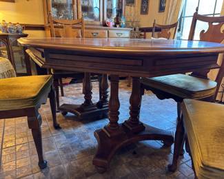 #56 - $480 - Temple-Stuart USA made Dining Table & 4 chairs & 2 armchairs -48" round - + (2) x 12" leave