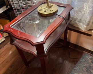 $90 - Curio side table