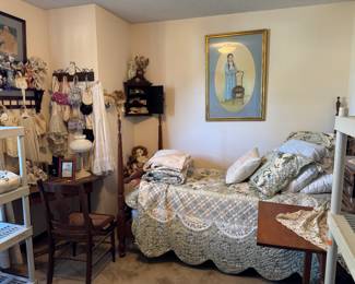The twin Bedroom