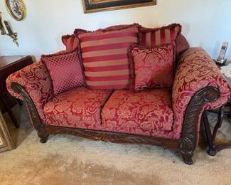#47 - $200 - loveseat 72x34x36T